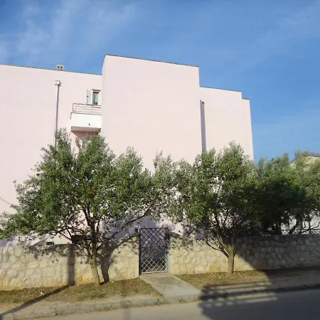 Διαμέρισμα Nora *